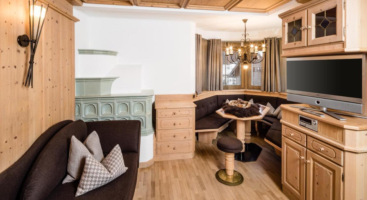 Apartments Villa Gardena - Gardenahotels 셀바디발가르디나 외부 사진