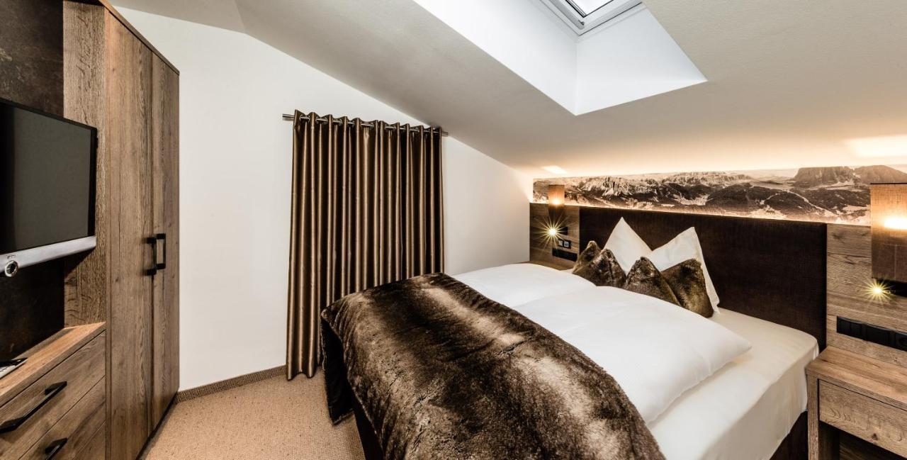 Apartments Villa Gardena - Gardenahotels 셀바디발가르디나 외부 사진