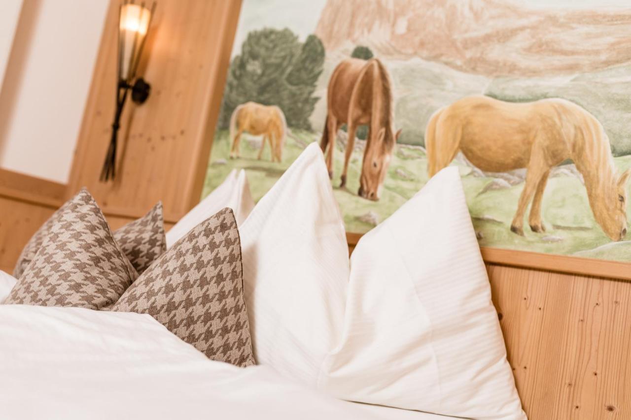 Apartments Villa Gardena - Gardenahotels 셀바디발가르디나 외부 사진