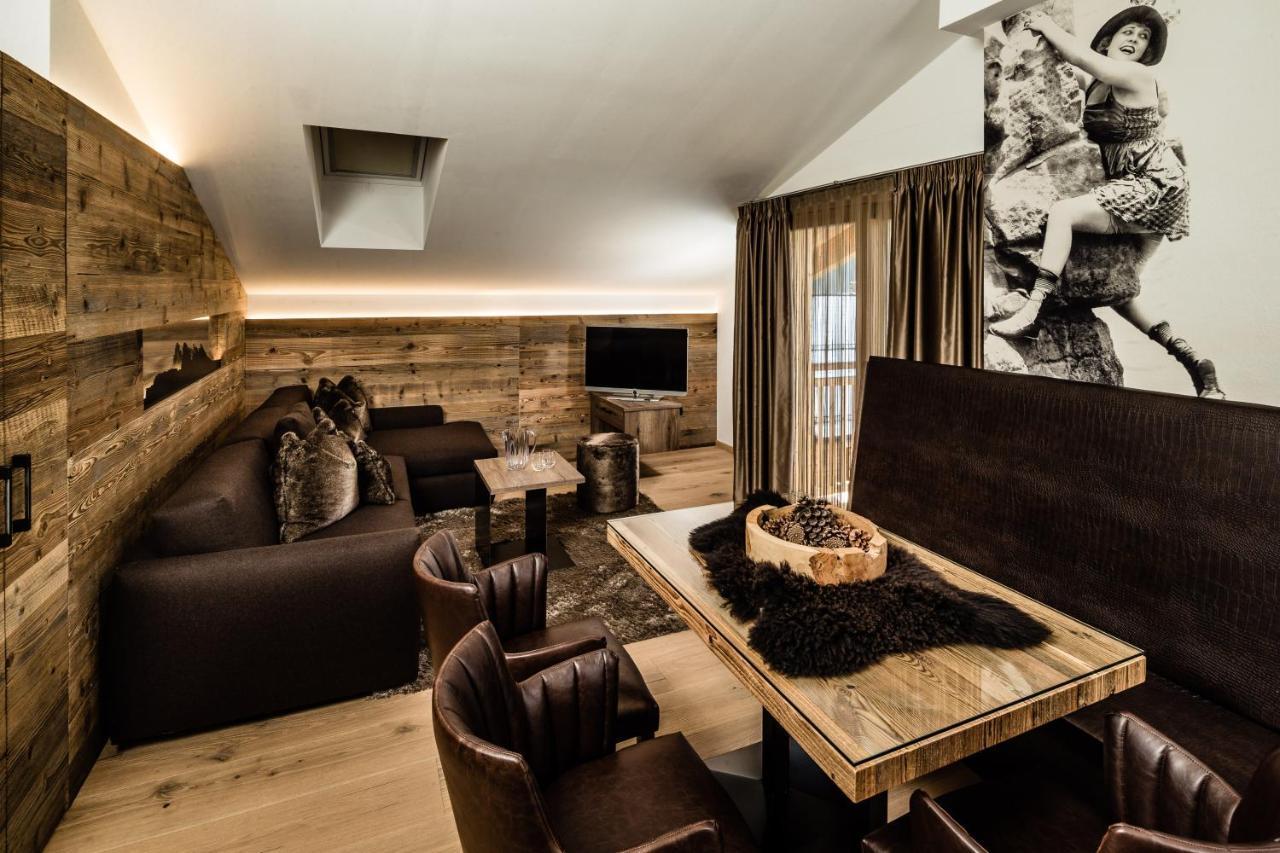Apartments Villa Gardena - Gardenahotels 셀바디발가르디나 외부 사진