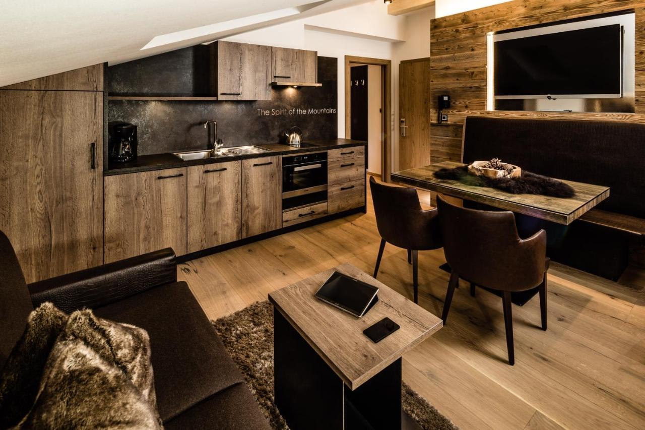 Apartments Villa Gardena - Gardenahotels 셀바디발가르디나 외부 사진